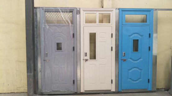 北泉镇学校教室门