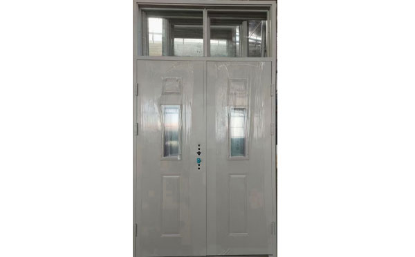 北泉镇学校教室门