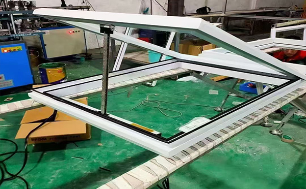 某地下车库出入口北泉镇排烟窗配置工程