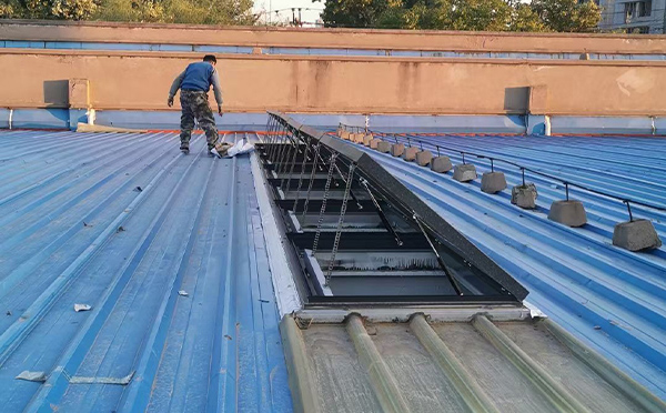 某区域性物流仓储中心北泉镇排烟窗系统安装项目